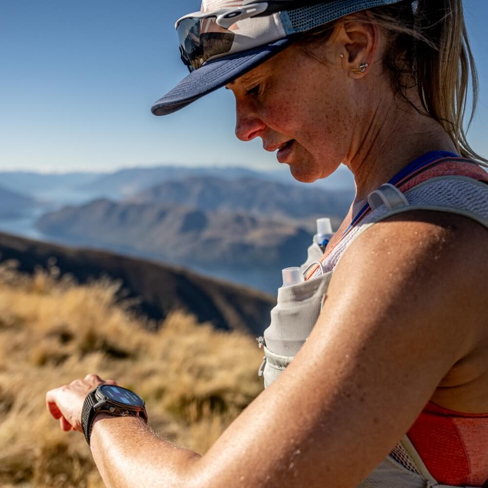Garmin Enduro 3 Solar Sapphire Schwarz/Carbongrau Titan DLC Ultra-Performance Multisport-Smartwatch  bei CardioZone günstig online kaufen
