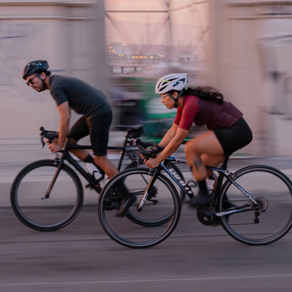 Sena R2 EVO Smart Cycling Fahrradhelm in Matt Schwarz mit Mesh Interkom bei CardioZone günstig online kaufen