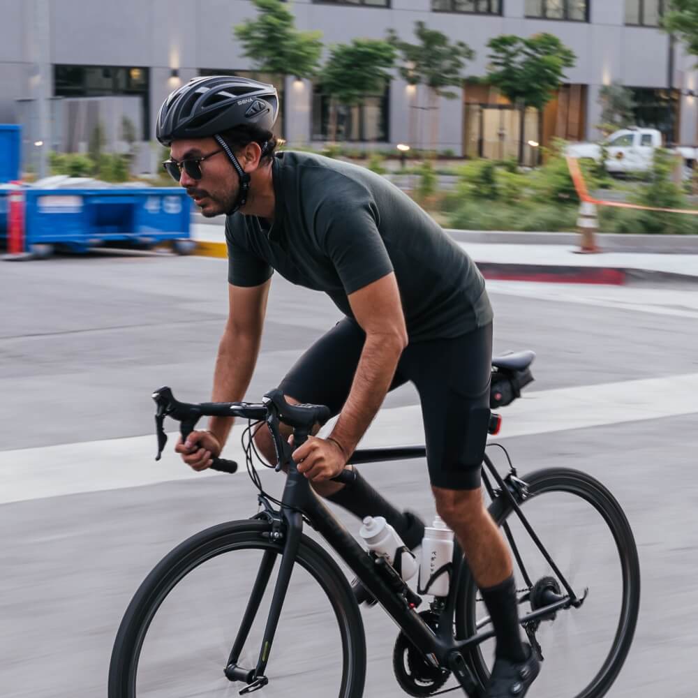 Sena R2 EVO Smart Cycling Fahrradhelm in Matt Schwarz mit Mesh Interkom bei CardioZone günstig online kaufen