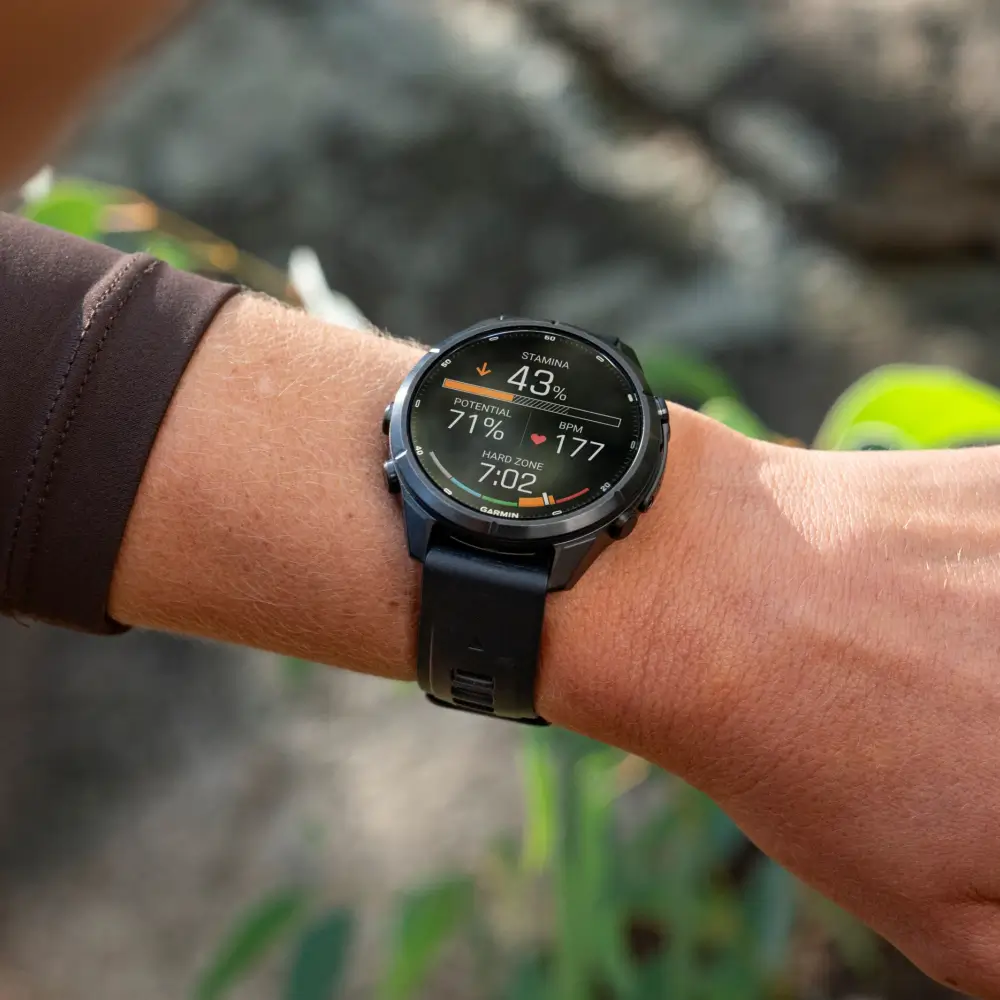 Garmin fenix 9 Pro inReach 43 mm Carbongrau DLC Titan Schwarz/Kieselgrau