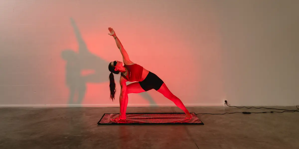 Pilates mit Rotlicht: Der neue Trend zwischen Training und Regeneration