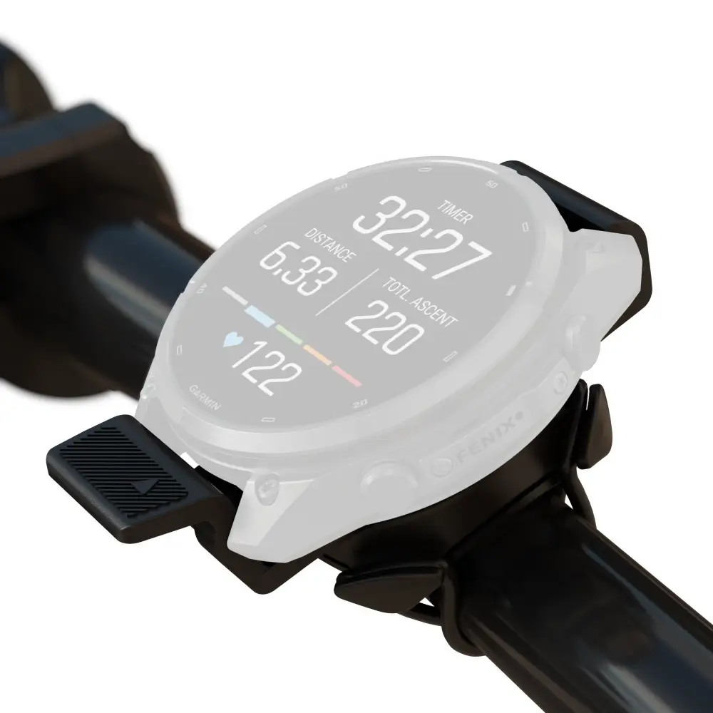 Nahaufnahme einer weißen Garmin fēnix Smartwatch, die ohne Armbänder in der schwarzen Garmin QuickFit-Halterung eingeclippt ist. Die gesamte Konstruktion ist mithilfe einer Vierteldrehungs-Basis sicher auf dem schwarzen Vorbau oder Lenker eines Fahrrads m