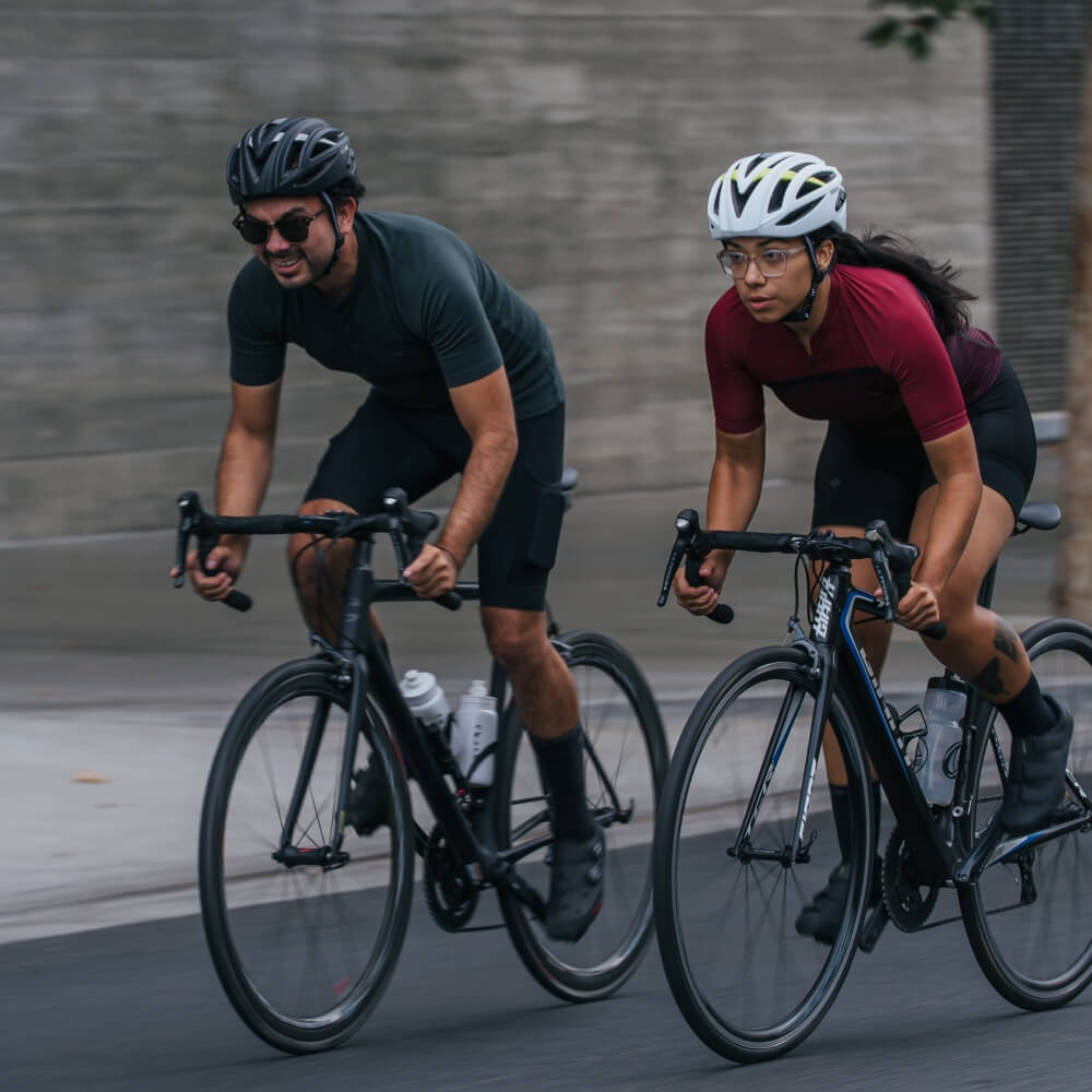 Sena R2 EVO Smart Cycling Fahrradhelm in Matt Schwarz mit Mesh Interkom bei CardioZone günstig online kaufen