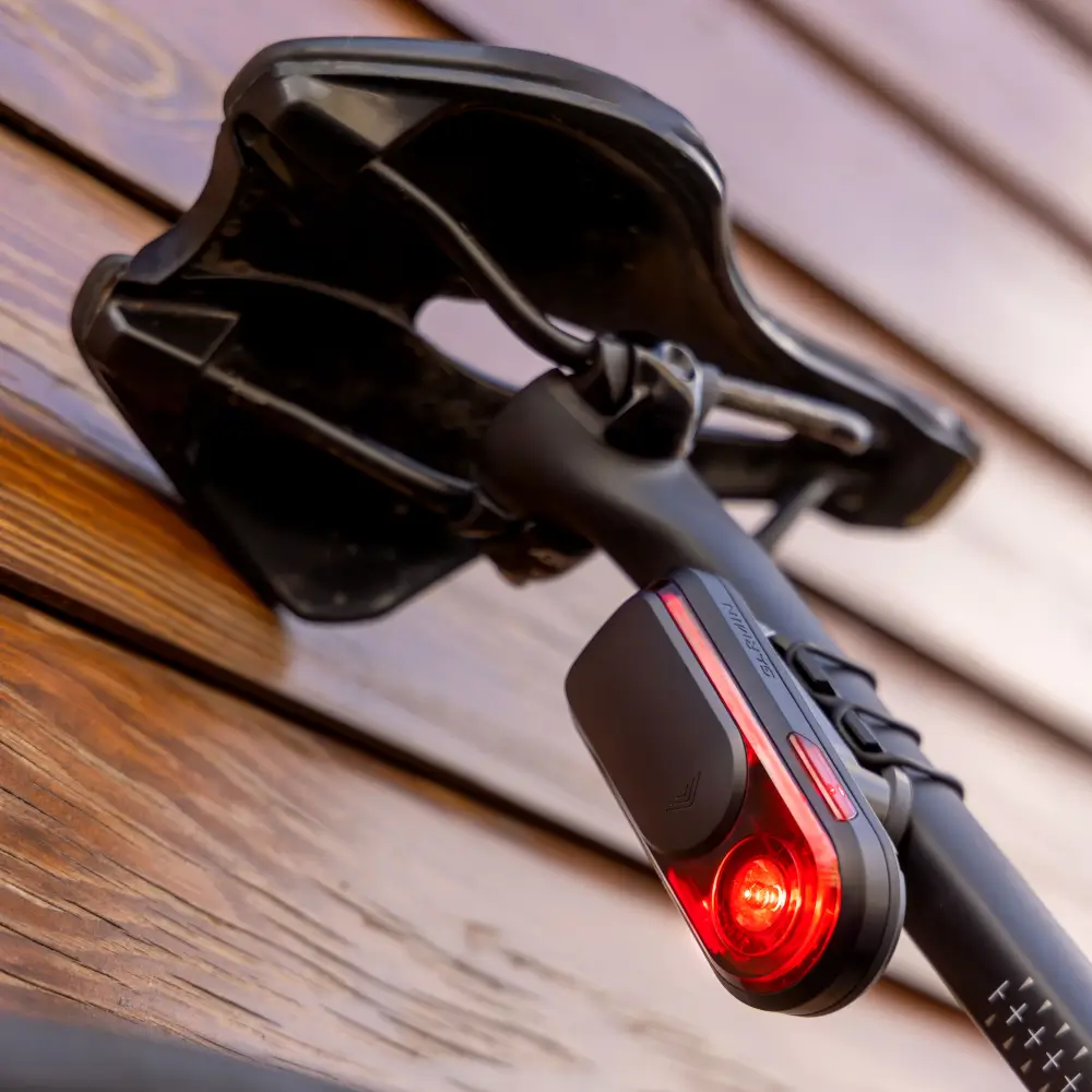 Garmin Varia RearVue 820 StVZO smartes Fahrradradar mit Rücklicht 