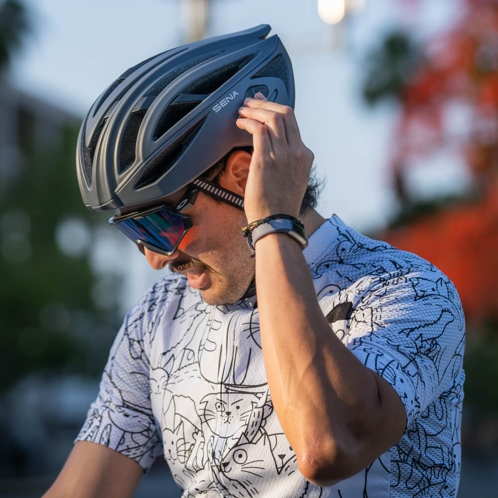 Sena R2 EVO Smart Cycling Fahrradhelm in Matt Grau mit Mesh Interkom bei CardioZone günstig online kaufen